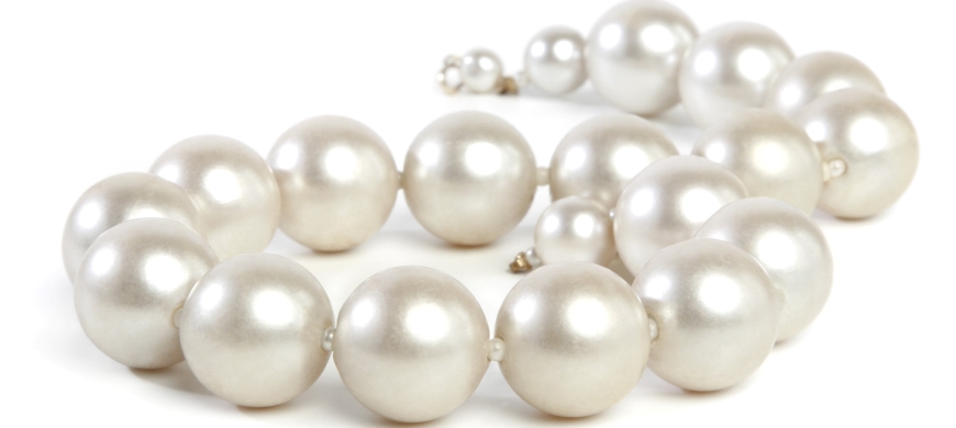 Picture of a strand of cultured pearls