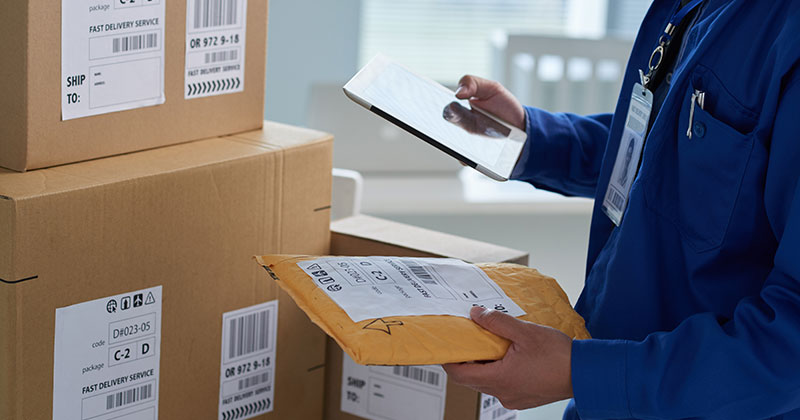 Difference between Priority and Express mail